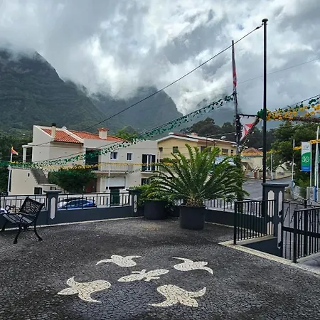 Oscar House Free Parking *