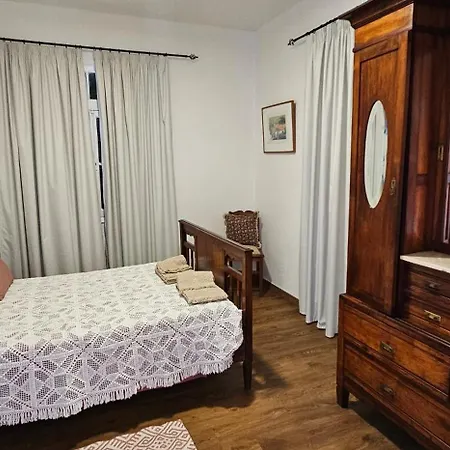 Oscar House Free Parking *