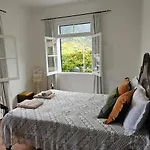 Oscar House Free Parking *