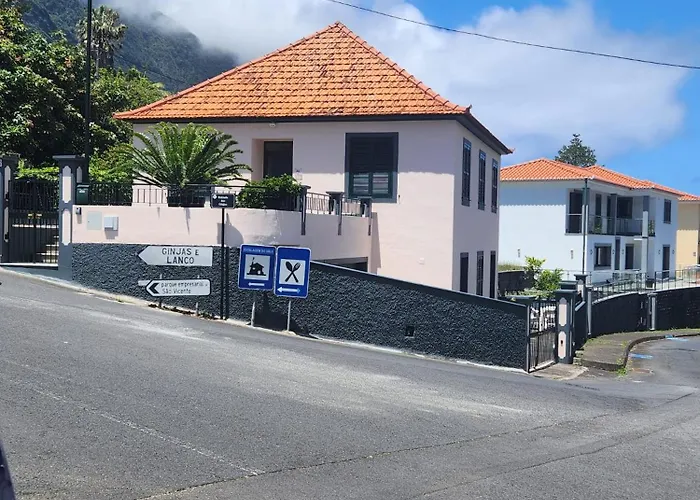 Дом отдыха Oscar House Free Parking